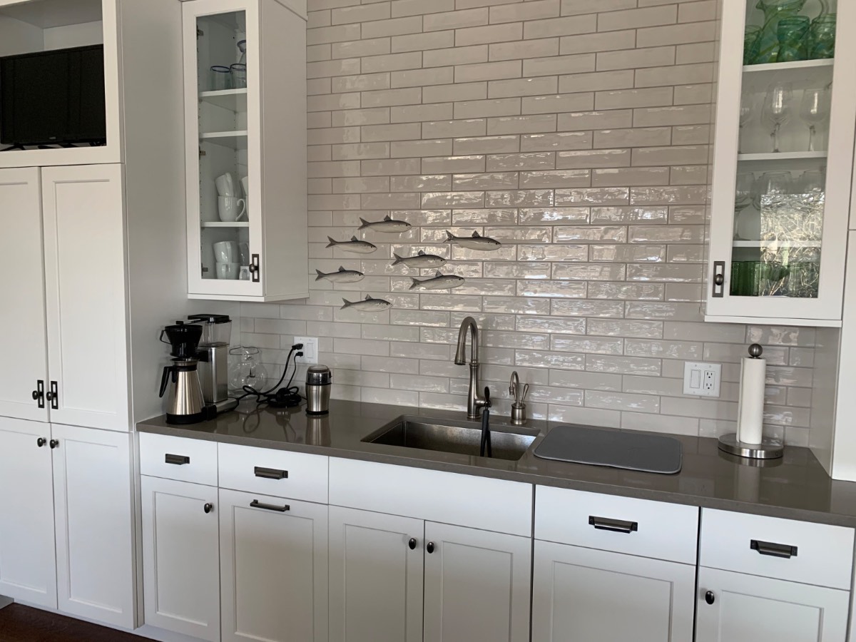 White butler pantry with fish tile backsplash